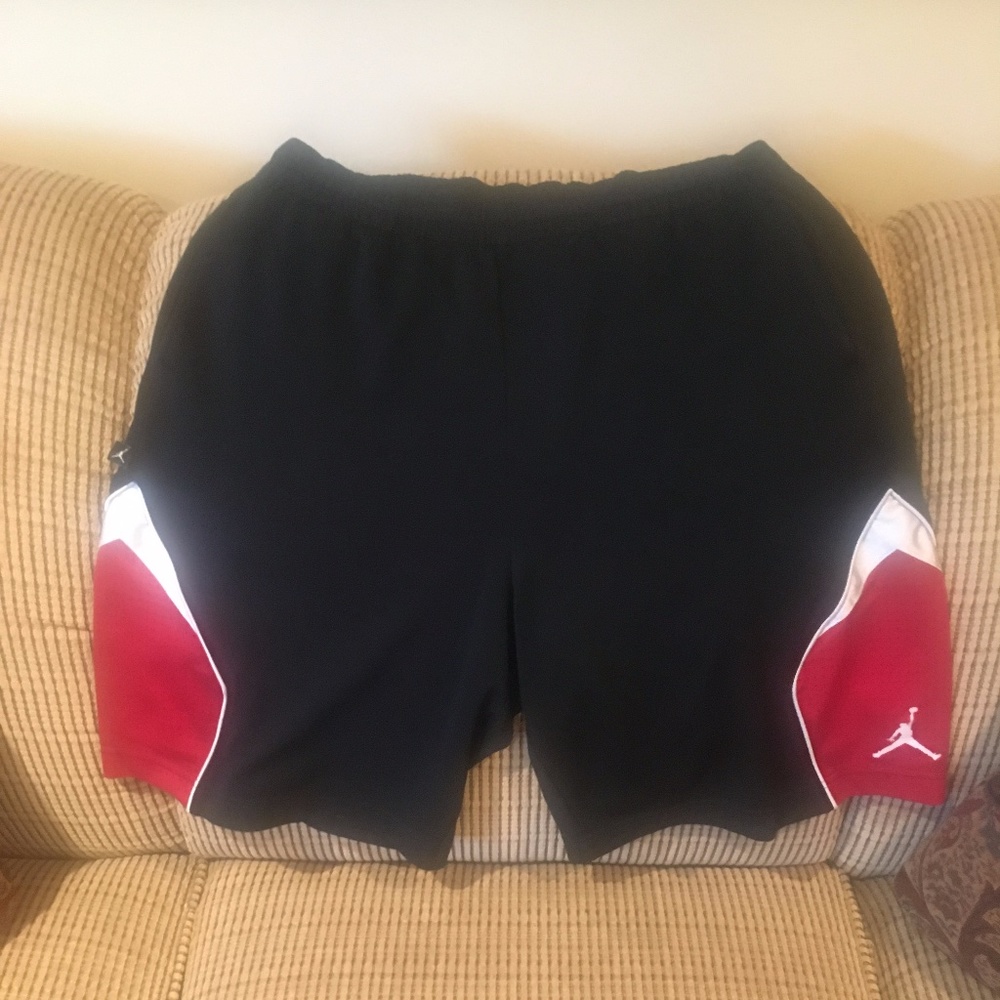 Jordan Shorts Large (Black, Red, White)